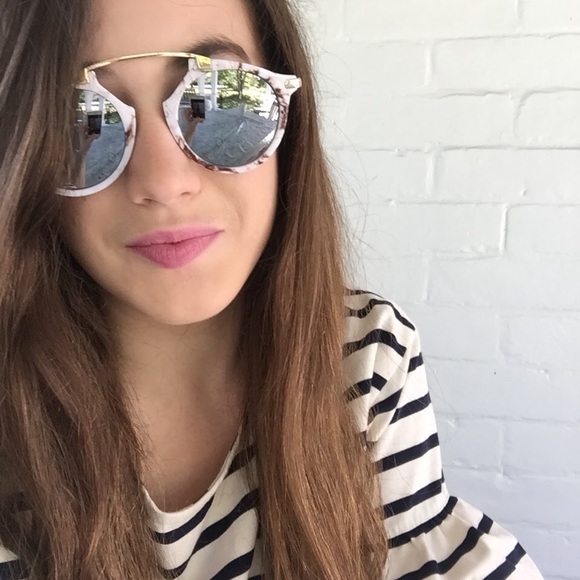 🆑 "Sienna" Sunglasses || White Marble & Silver - Picture 3 of 6